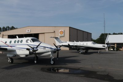 An image of an airport hangar